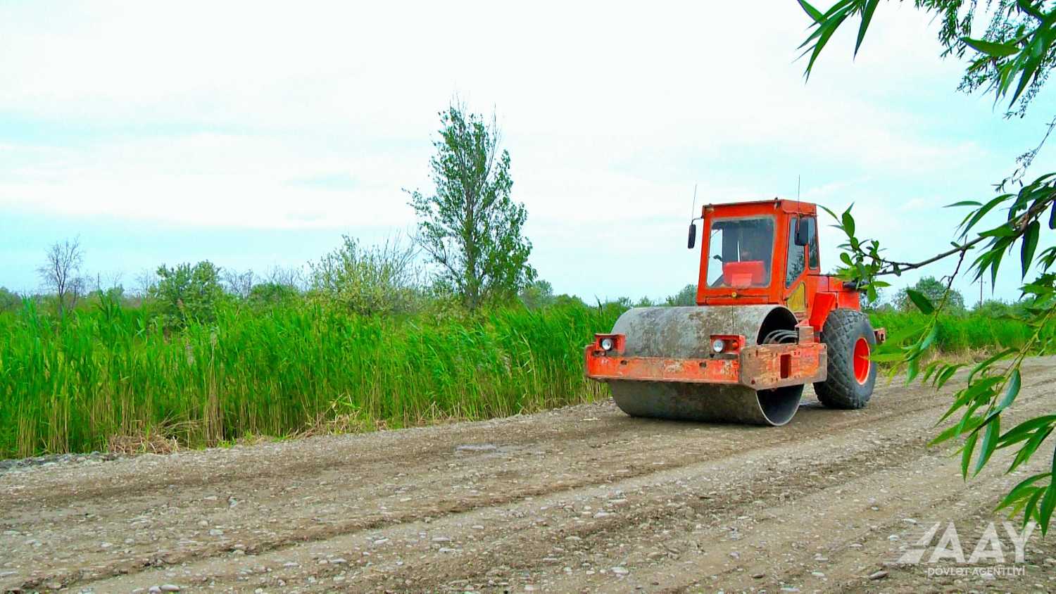 Füzuli Quliyev: Beyləqanda 7 yaşayış məntəqəsini əhatə edən 36 km-lik avtomobil yolu yenidən qurulur VİDEO/FOTO