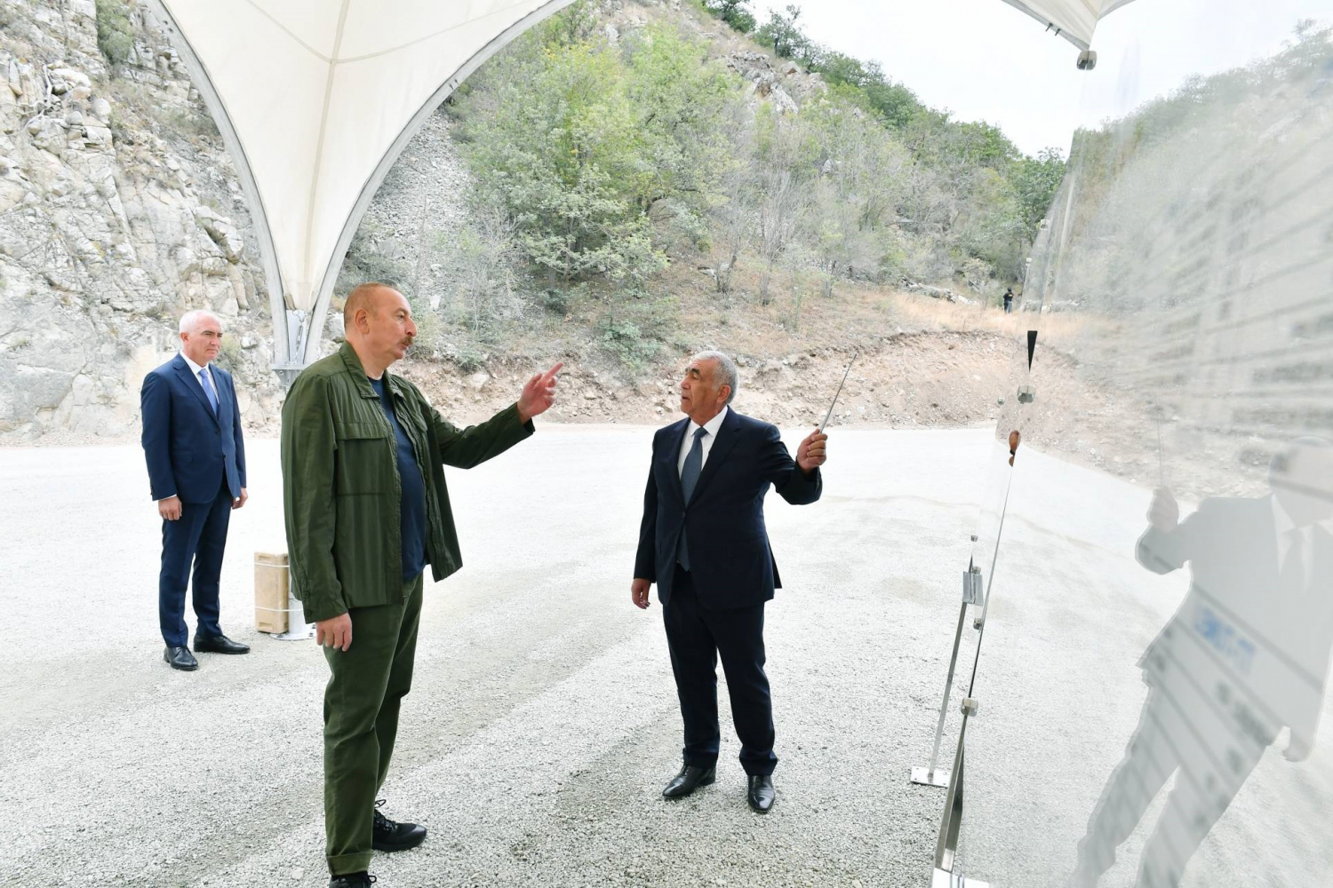11 Prezident İlham Əliyev və birinci xanım Mehriban Əliyeva Laçın rayonuna səfər ediblər
