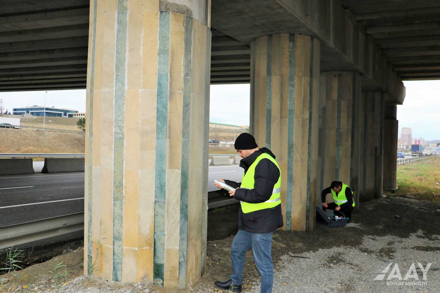 11 Zəlzələdən sonra yol infrastrukturuna baxış keçirilib