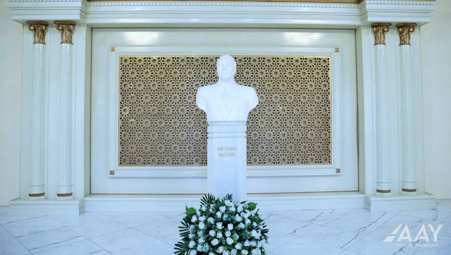 11 AAYDA-də Ümummilli lider Heydər Əliyevin əziz xatirəsi yad edilib