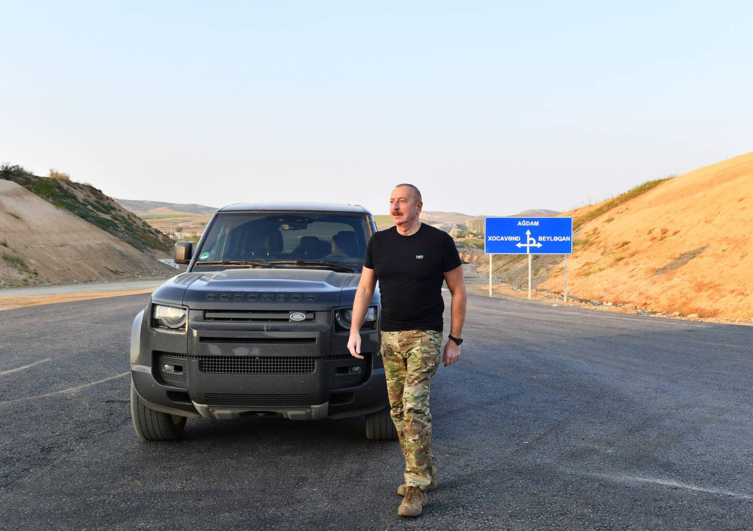 11 Ильхам Алиев ознакомился со строительством автомобильной дороги Агдам-Физули