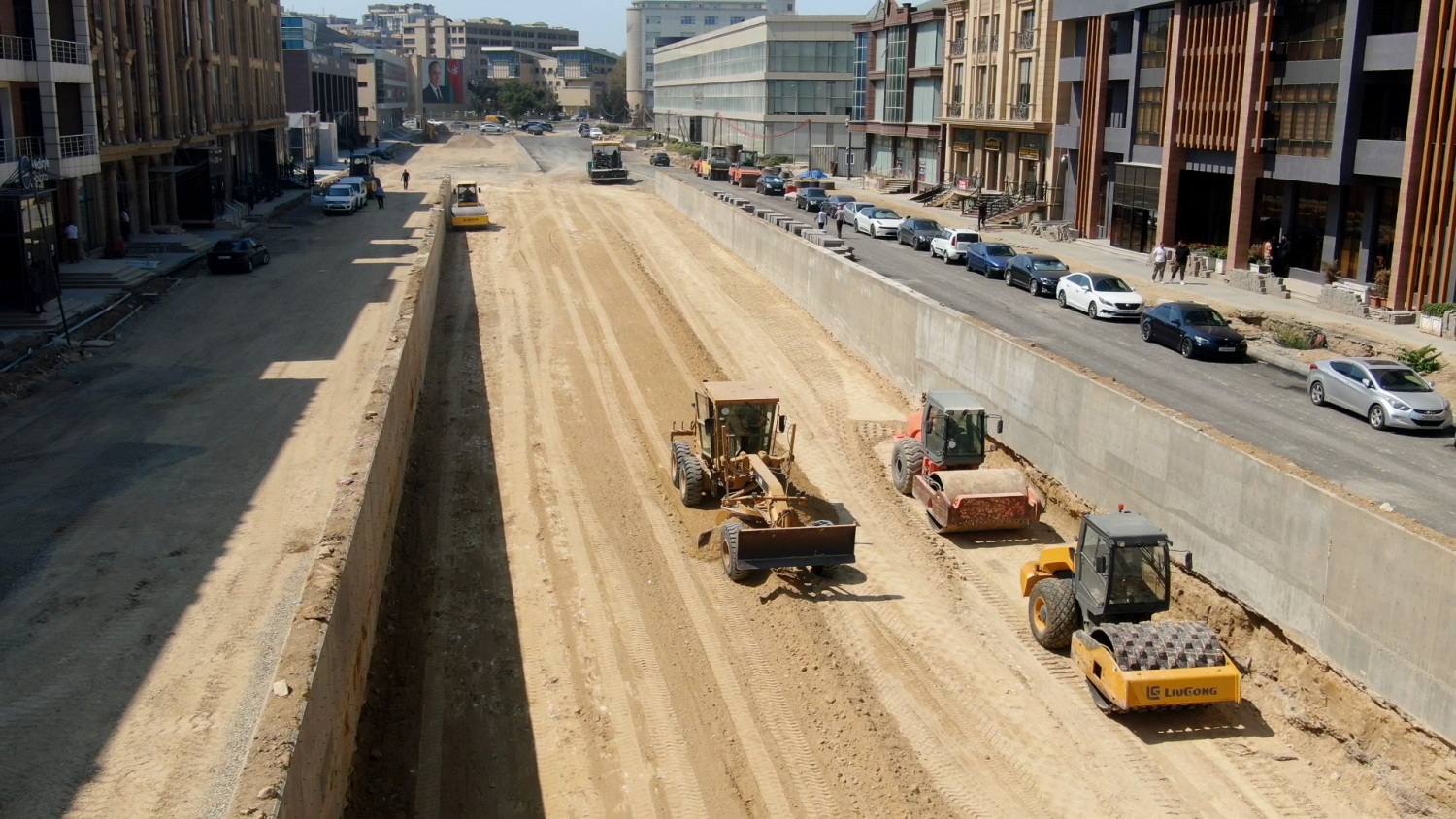 11 Dövlət proqramına uyğun paytaxtda yeni yolun inşası davam etdirilir