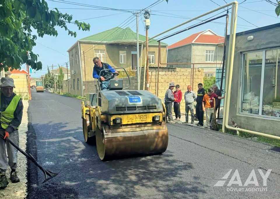 11 Hövsan qəsəbəsində şəhid Elmaz Hacıyev küçəsində təmir işləri icra olunur