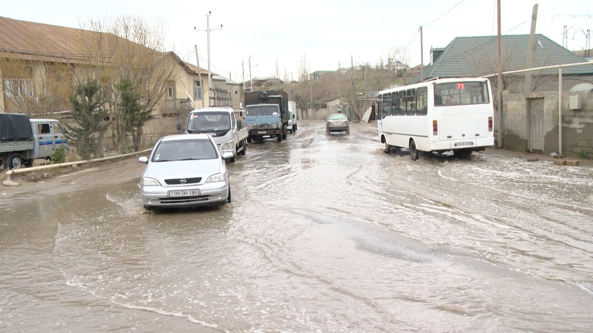 11 Məsuliyyətsizlik yolun dağılmasına səbəb olur