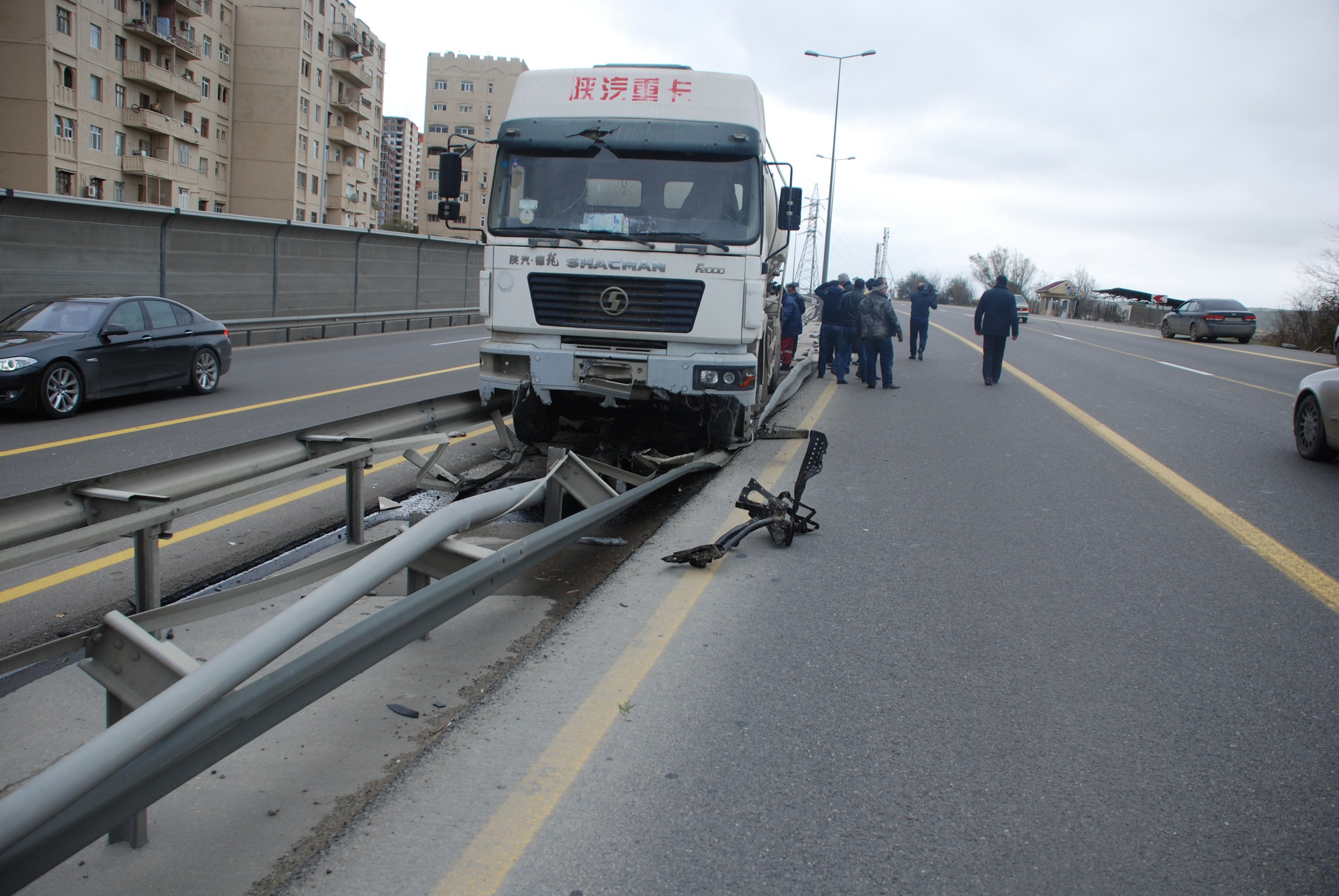 11 Daha bir qəza yol təsərrüfatına ciddi ziyanla nəticələndi