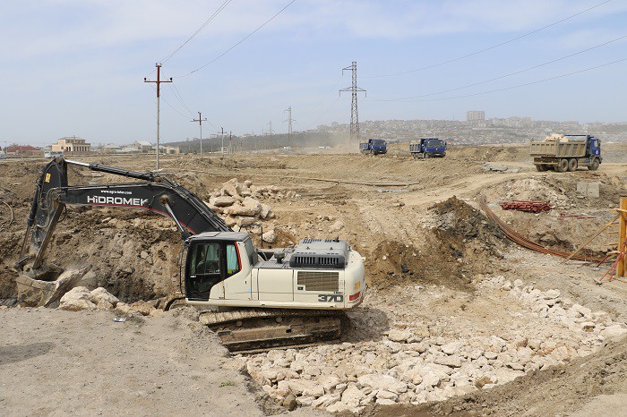 11 Zığ dairəsi-Hövsan-Türkan avtomobil yolu yenidən qurulur - FOTO