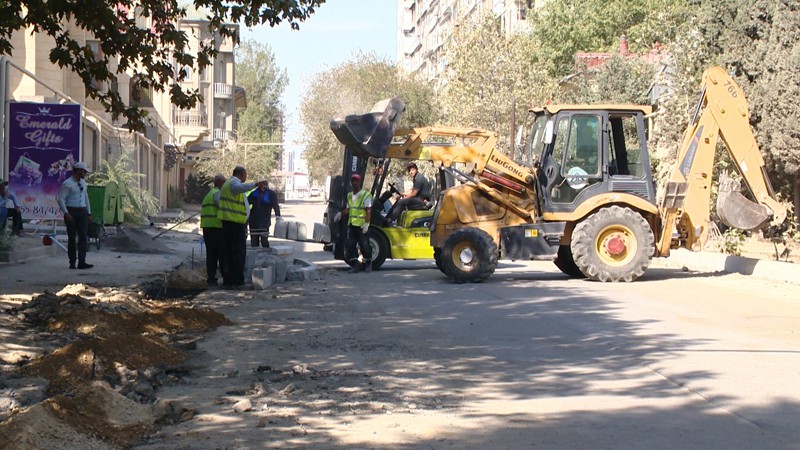 11 Binəqədi rayonu Cəfər Xəndan küçəsinin bir hissəsi təmir olunur - VİDEO / FOTO