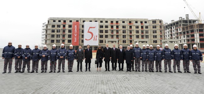 11 Prezident İlham Əliyev “Bakı Ağ Şəhər”də görülən işlərlə tanış olub