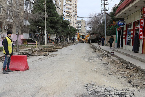 11 Xətai rayonu İlqar Zülfüqarov küçəsi təmir olunur - FOTO