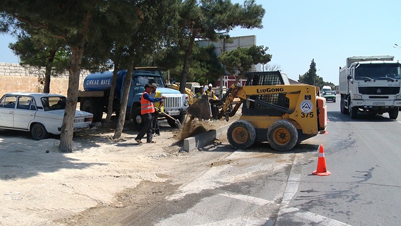 11  Xəzər rayonu Mərdəkan qəsəbəsinin mərkəzi yolu təmir olunur - VİDEO / FOTO