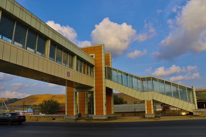 11 Xocəsən yolunda yerüstü piyada keçidi bərpa edildi – FOTOLAR