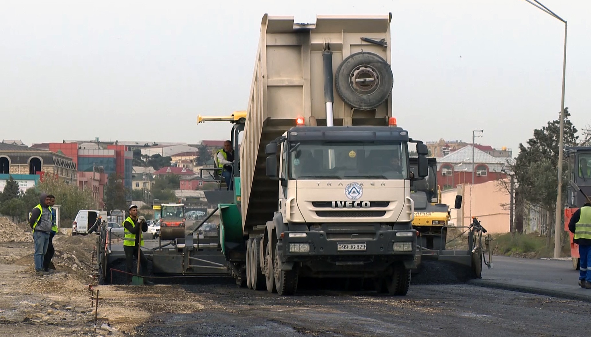 11 Binəqədi şossesinin asfaltlanması işlərinə başlanılıb - VİDEO / FOTO