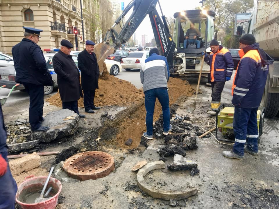 11 Yeni yağış-kanalizasiya xətləri çəkilir - FOTO