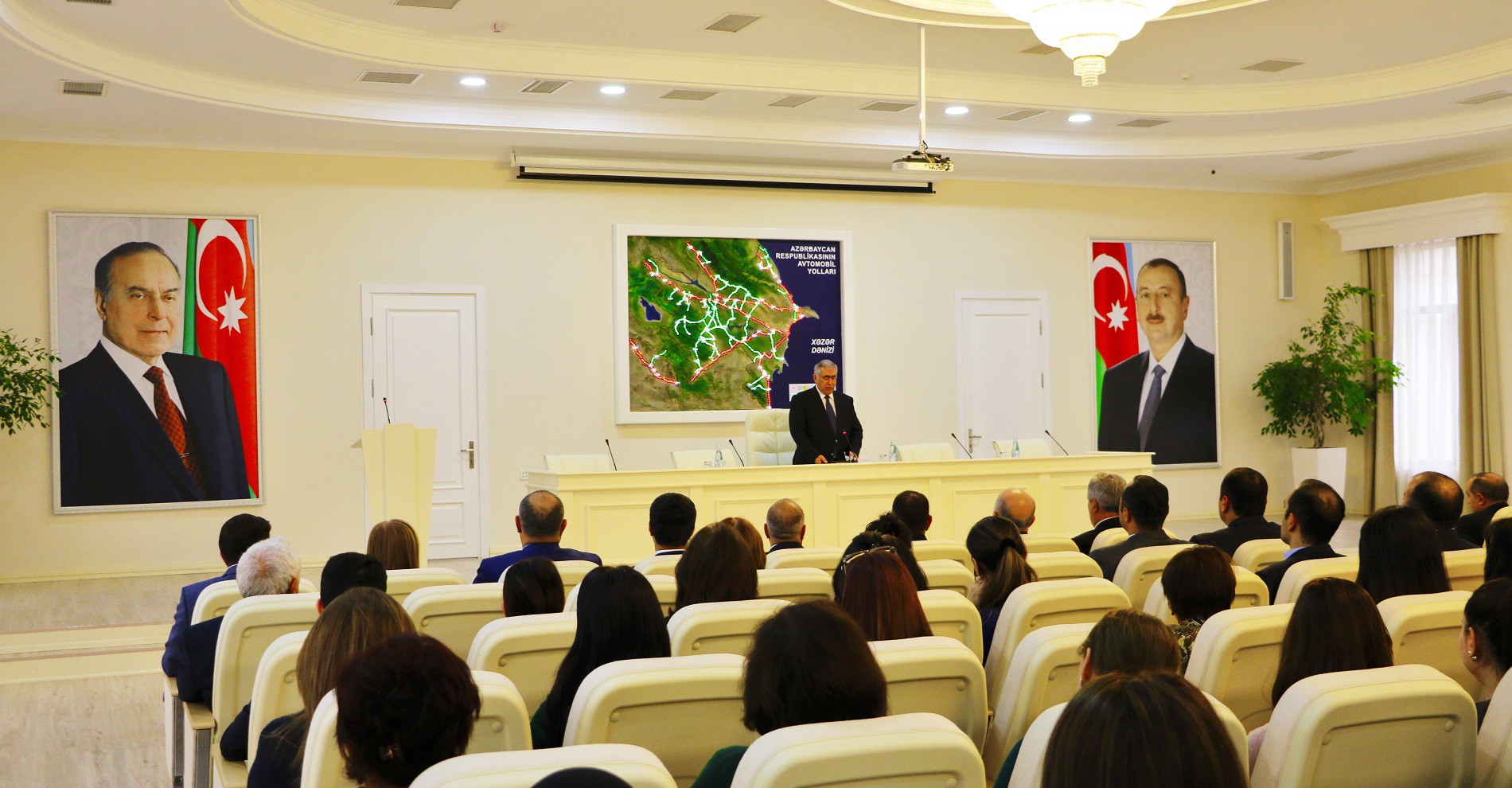 11 Dünya Azərbaycanlılarının Həmrəliyi Günü və Yeni 2018-ci il münasibəti ilə tədbir keçirilib - FOTO