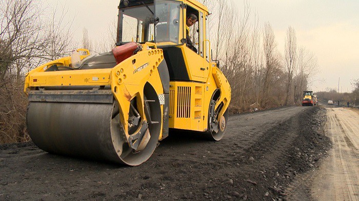 11 Zaqatala rayonunda 23 min əhalinin istifadə etdiyi yol yenidən qurulur - VİDEO / FOTO