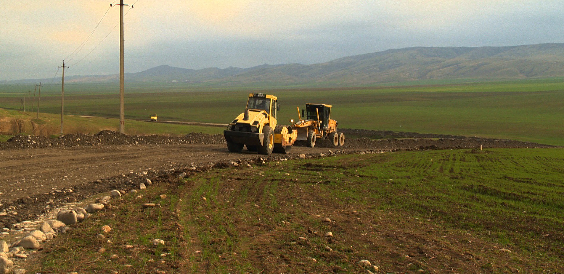 11 Şəkidə 50.9 km-lik xüsusi əhəmiyyətə malik avtomobil yolu yenidən qurulur - VİDEO / FOTO