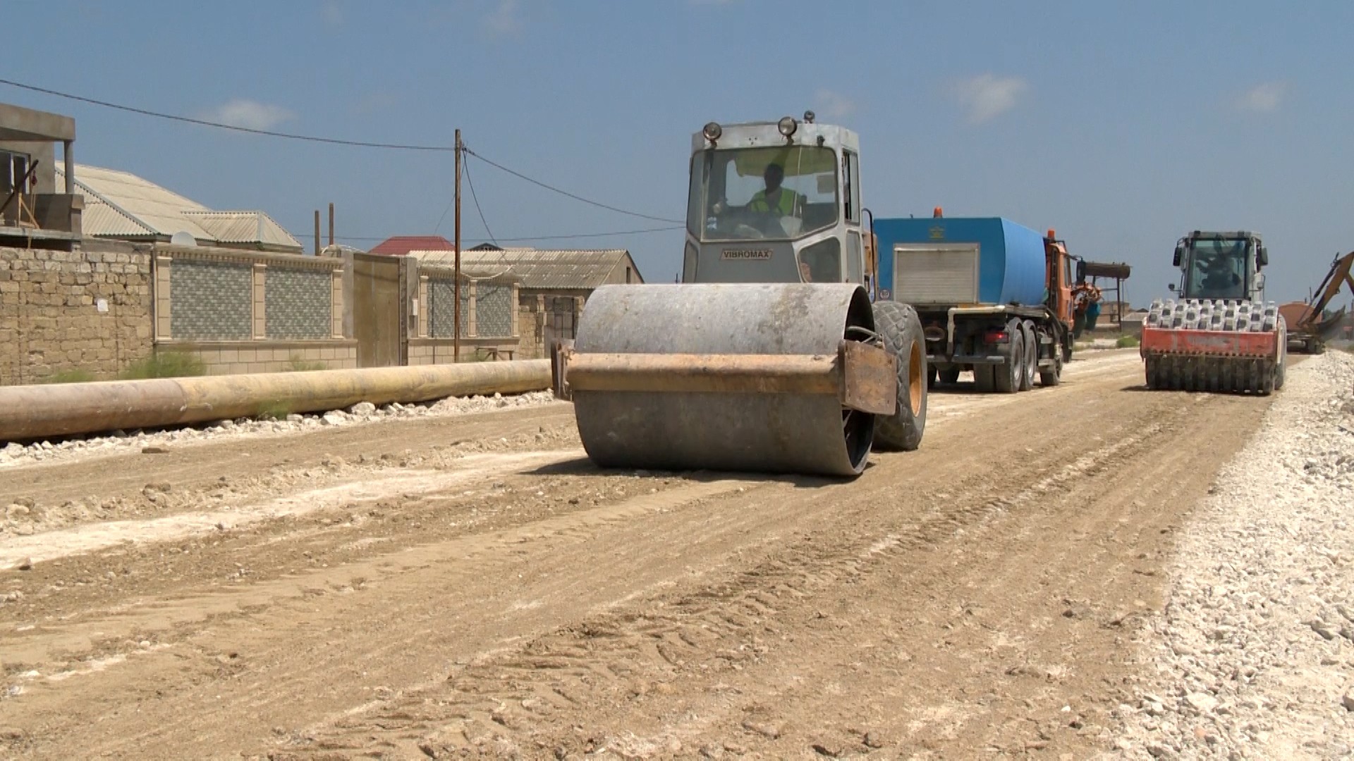 11 5.4 km-lik Mərdəkan-Qala avtomobil yolunun bərpası işləri aparılır - VİDEO / FOTO