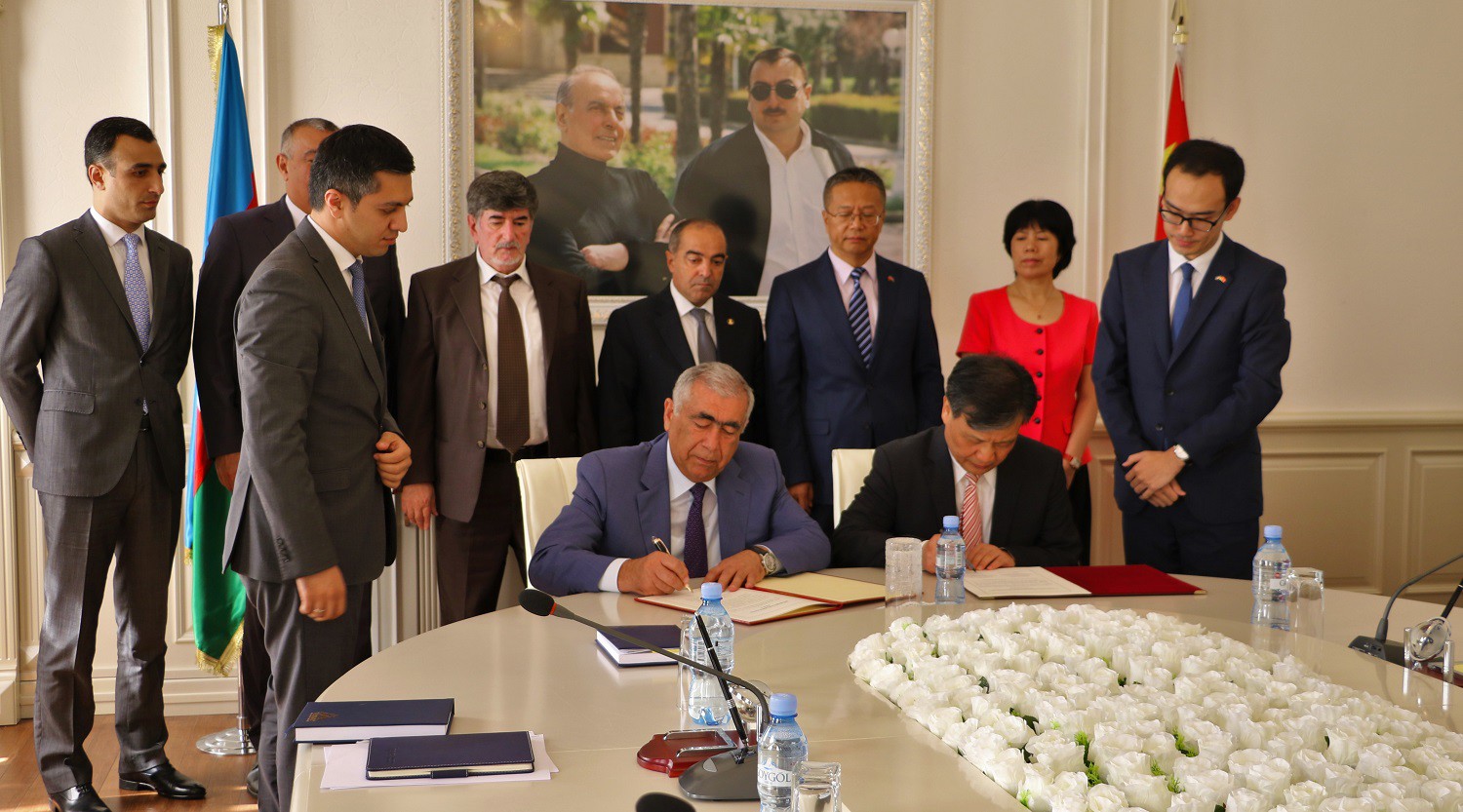 11 112 adda yol texnikası və maşın-mexanızmlərin verilməsinə dair akt imzalanıb - FOTO