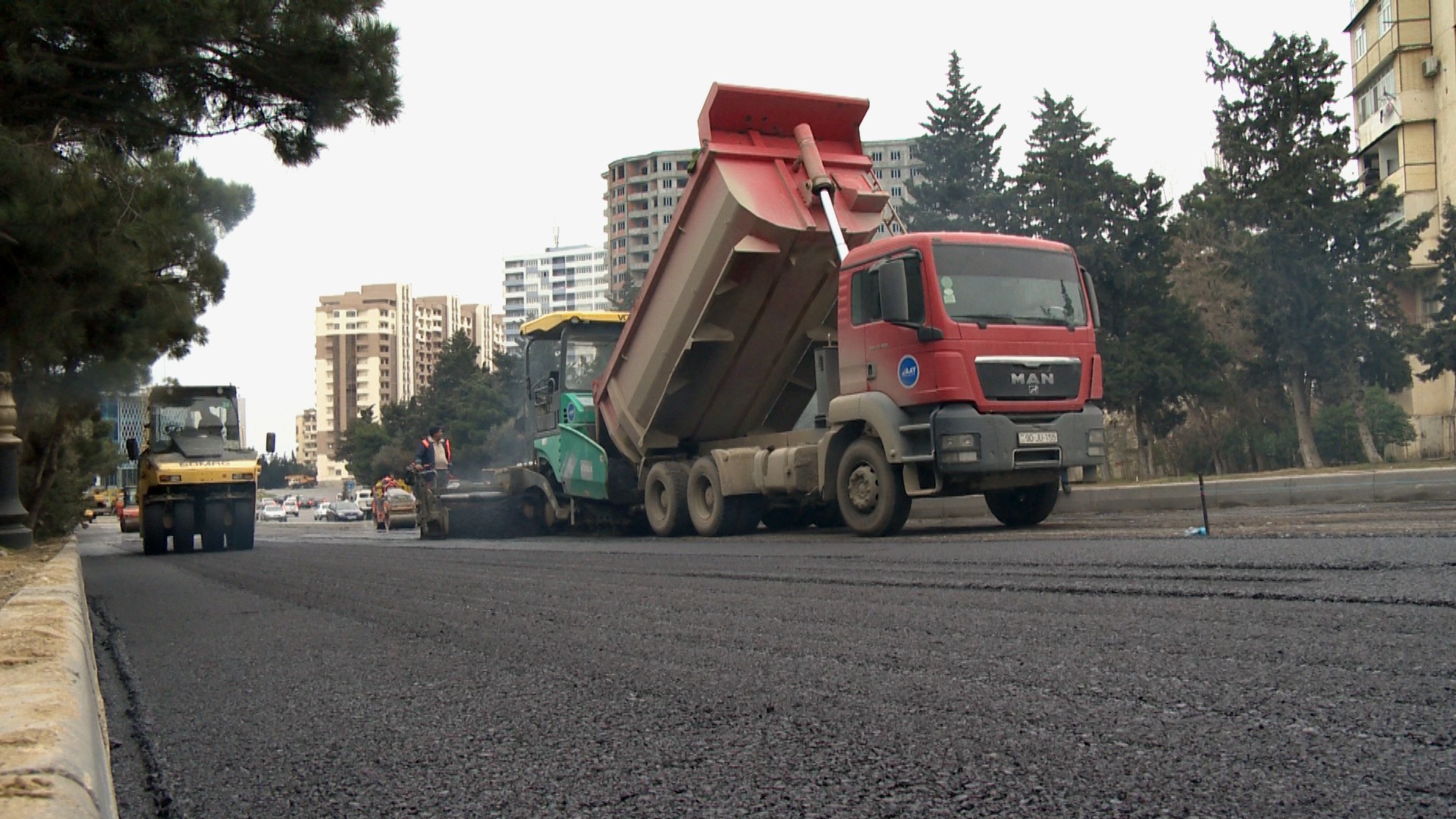 11 Xətai rayonunda 2 küçə təmir edilib, daha 3 küçədə işlər davam etdirilir