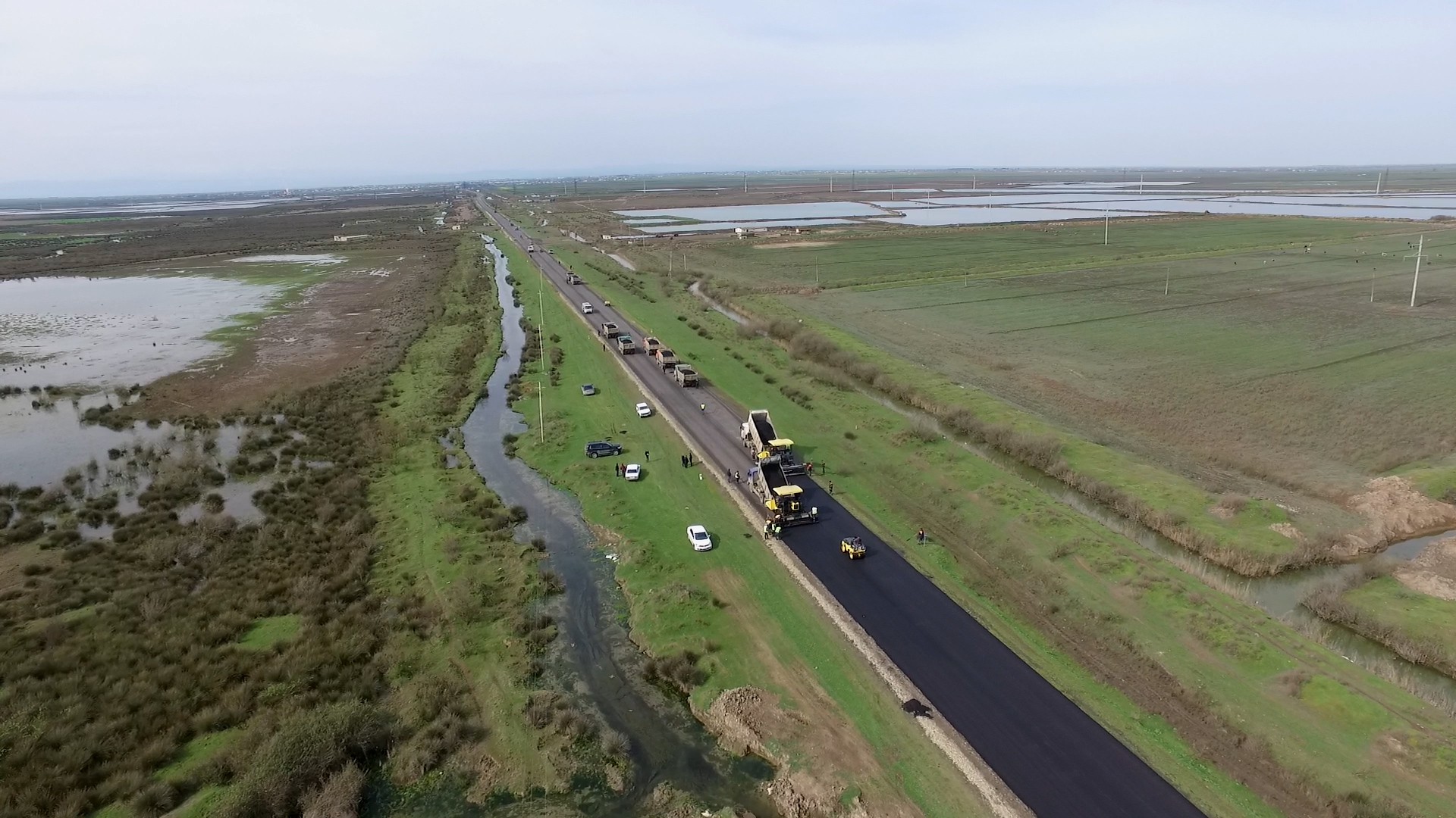 11 14 km uzunluğunda Salyan-Biləsuvar avtomobil yolu yenidən qurulur