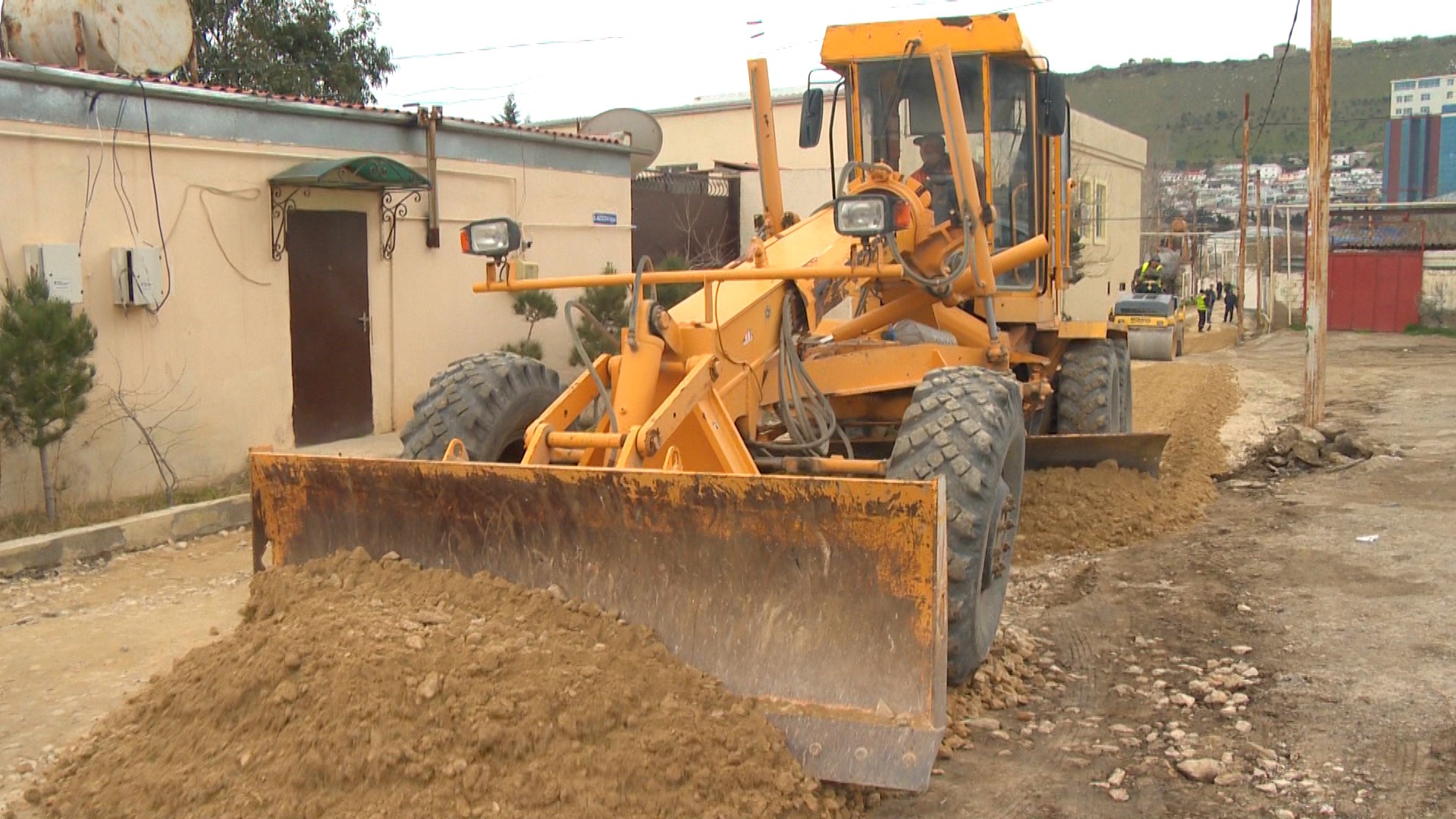 11 Səbail rayonunda yol infrastrukturunun yenilənməsi istiqamətində addımlar atılır
