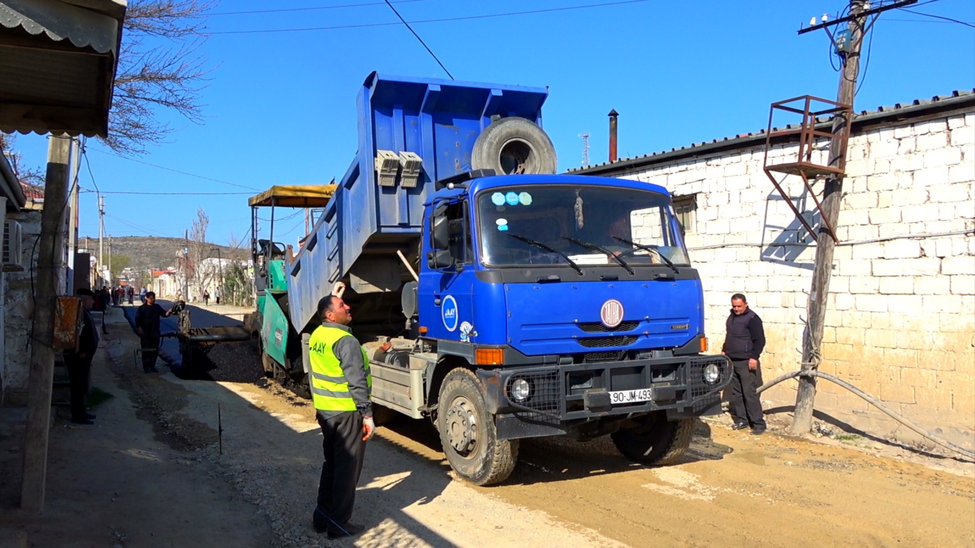 11 Səbail rayonunda yol infrastrukturunun yenilənməsi istiqamətində addımlar atılır