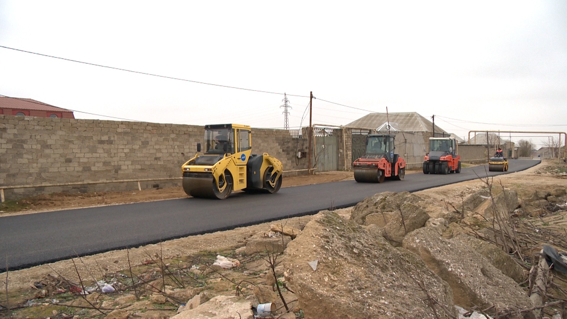 11 Sabunçu rayonu Savalan yaşayış massivinin yolları yenidən qurulur - VİDEO / FOTO