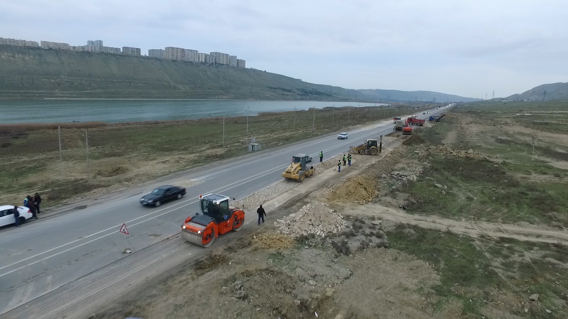 11 Xocəsən-Lökbatan avtomobil yolunun 11 km-lik hissəsi yenidən qurulur - VİDEO / FOTO