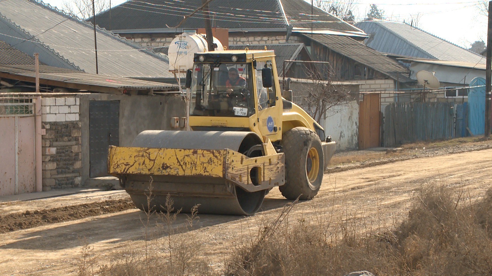 11 Ağstafada 9.3 km uzunluğa malik yerli əhəmiyyətli avtomobil yolu yenidən qurulur - VİDEO / FOTO