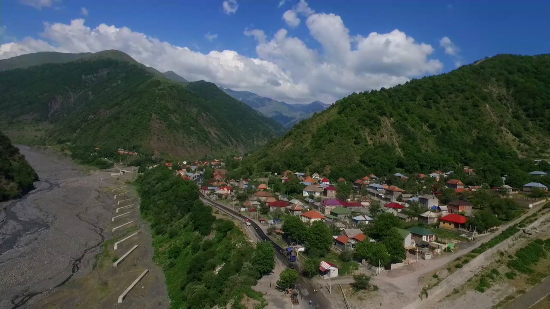 11 Qax-İlisu marşrutu üzrə 35.5 km uzunluğunda yol yenidən qurulur