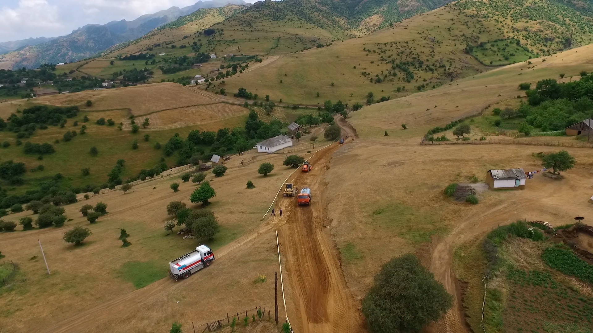 11 Lerik-Şinəband-Orand-Nuravud-Zərdəbərə avtomobil yolu yenidən qurulur