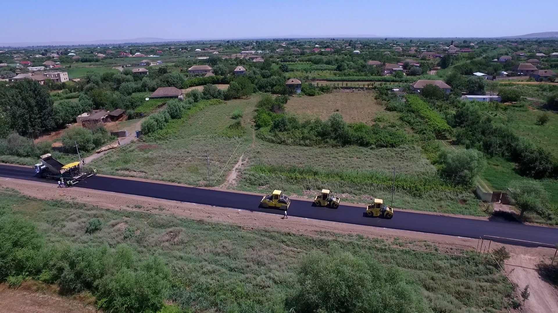 11 Salyanda uzunluğu 17.2 km olan yerli əhəmiyyətli avtomobil yolu yenidən qurulur