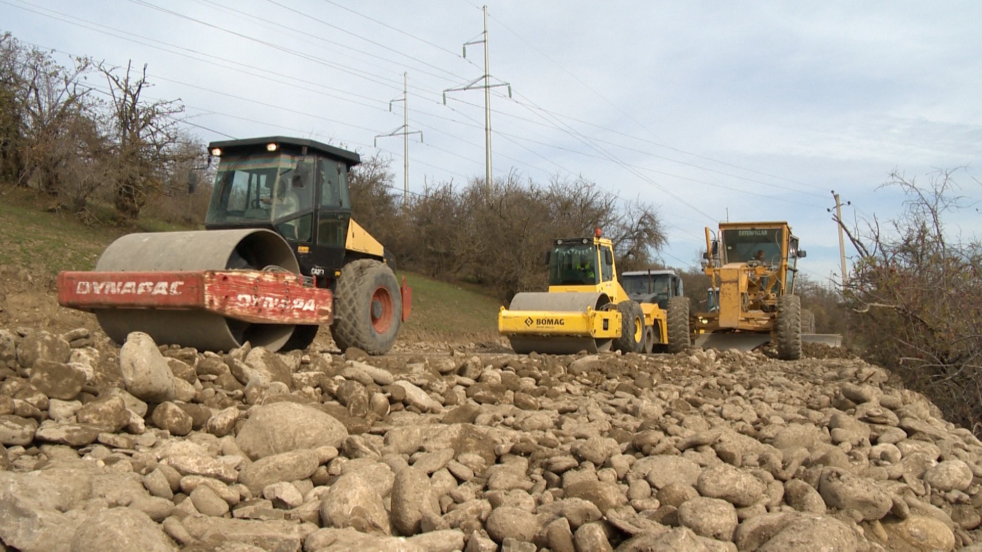 11 Xınalıq istiqamətində böyük əhəmiyyətə malik yeni avtomobil yolu inşa edilir