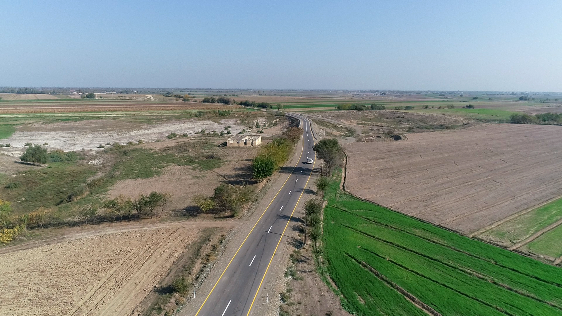 11 Ağcabədidə 18 km uzunluğunda yerli əhəmiyyətli yol yenidən qurulub