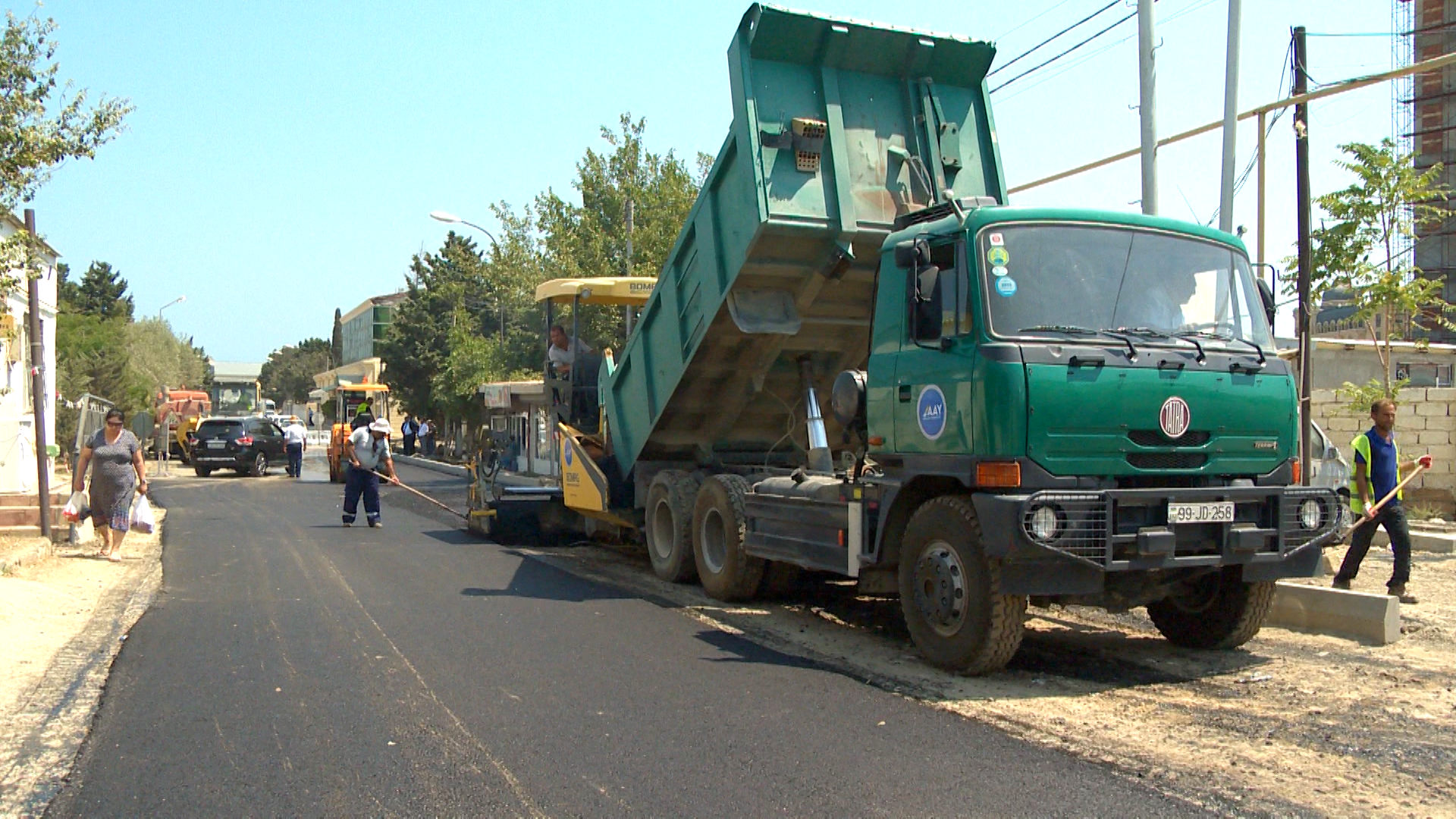 11 Uzunluğu 8.6 km olan Gülbala Əliyev küçəsi yenidən qurulur 