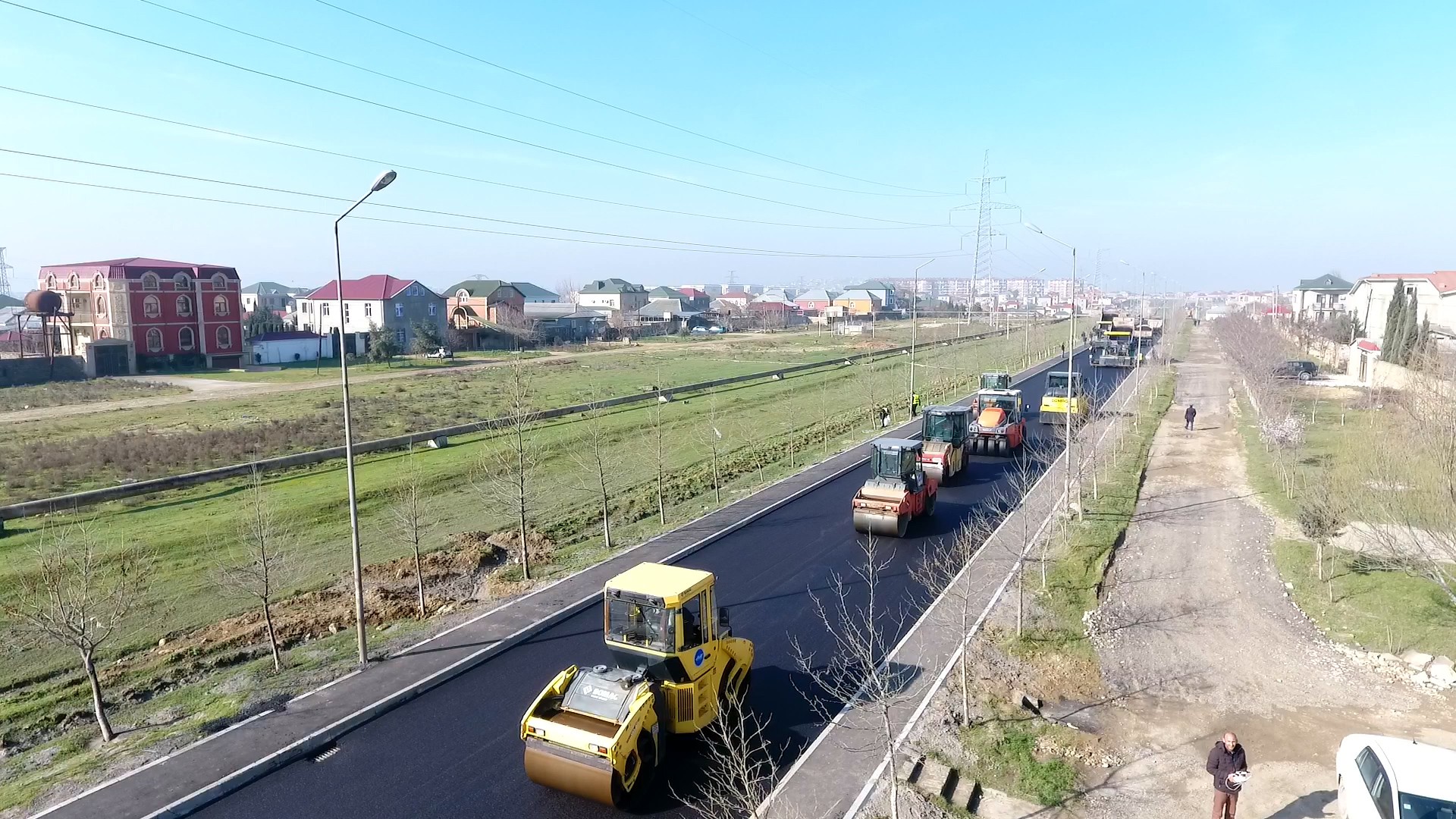 11 Abşeron rayonunda uzunluğu 29.2 km olan 23 küçə və yol təmir olunur