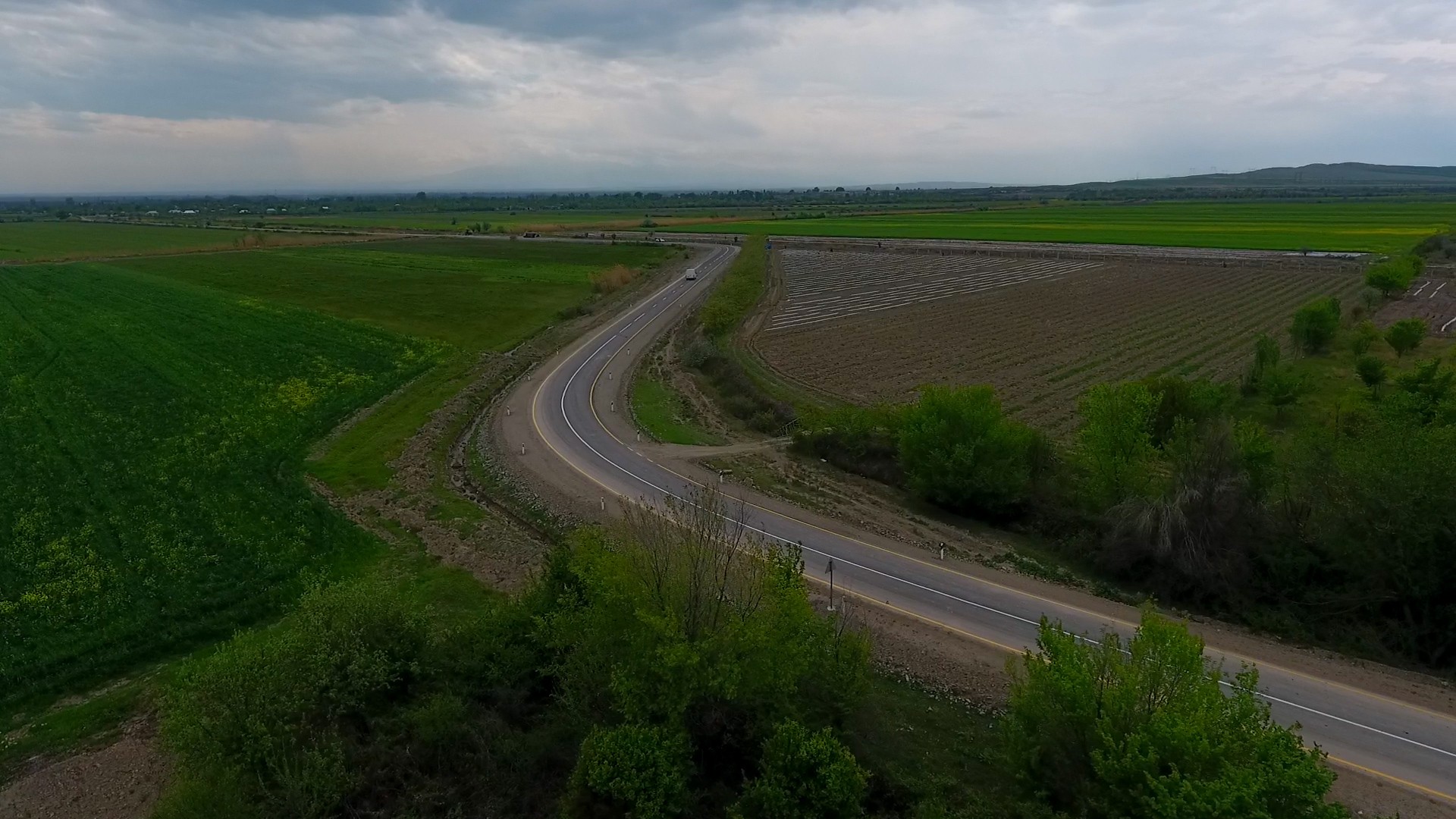 11 Yevlax rayonunda 8 km uzunluğa malik avtomobil yolu yenidən qurulub