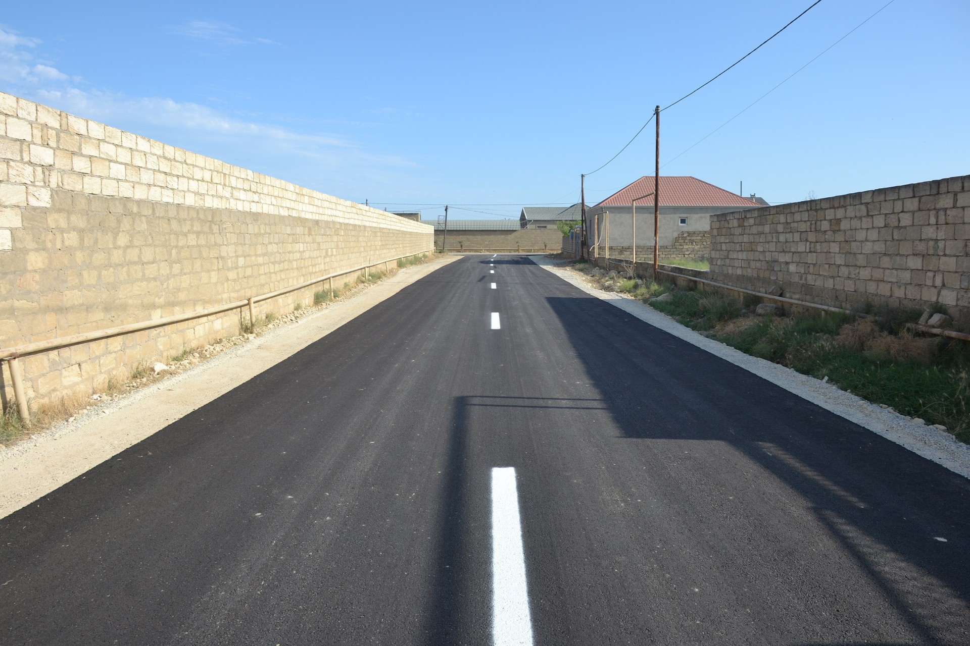 11 Xəzər rayonunda 3 ayda 18 km yol təmir edildi, daha 34.4 km yol isə təmir edilir