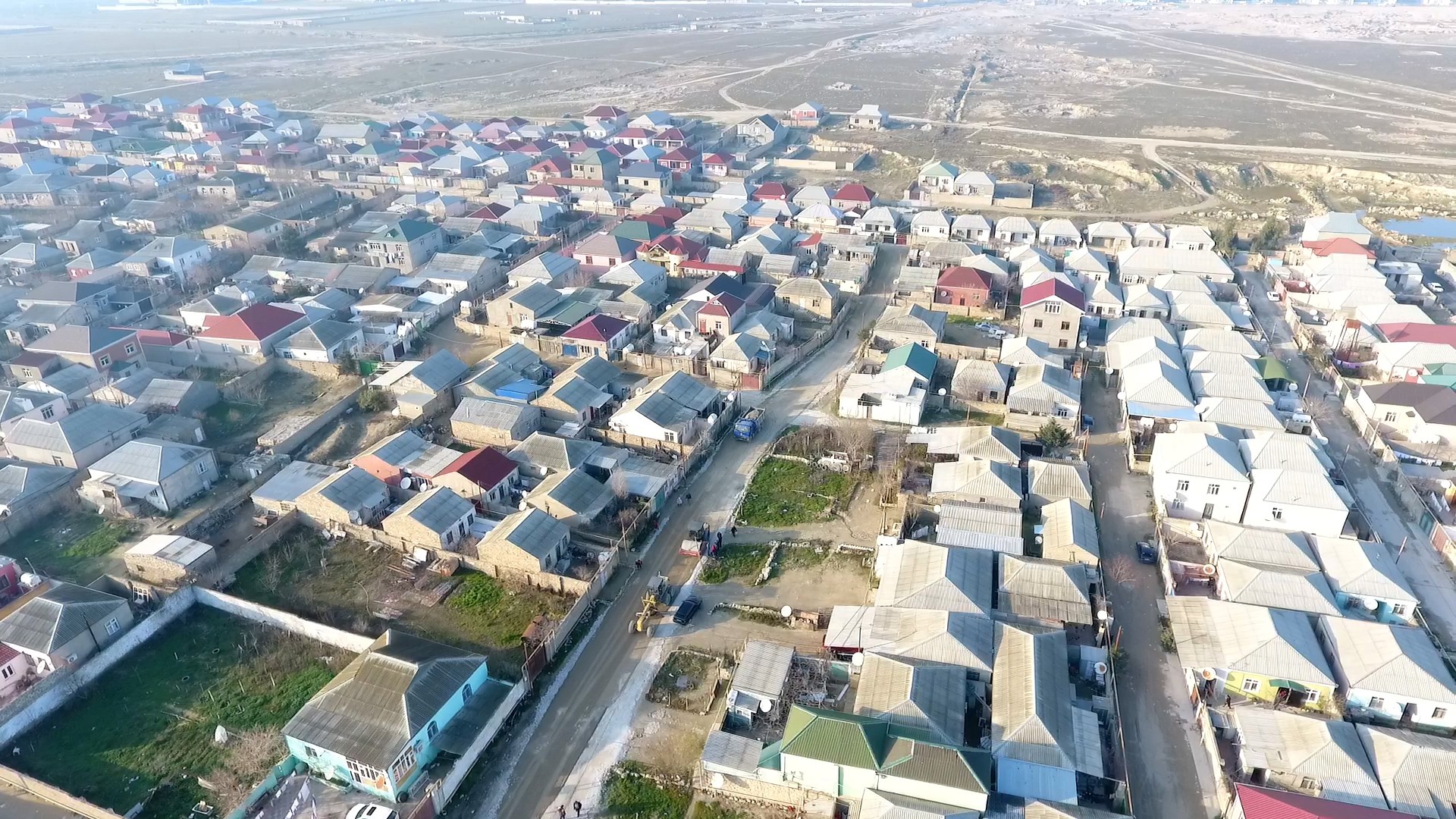 11 Suraxanı rayonunda təmirə ehtiyacı olan 18 km yol yenidən qurulur