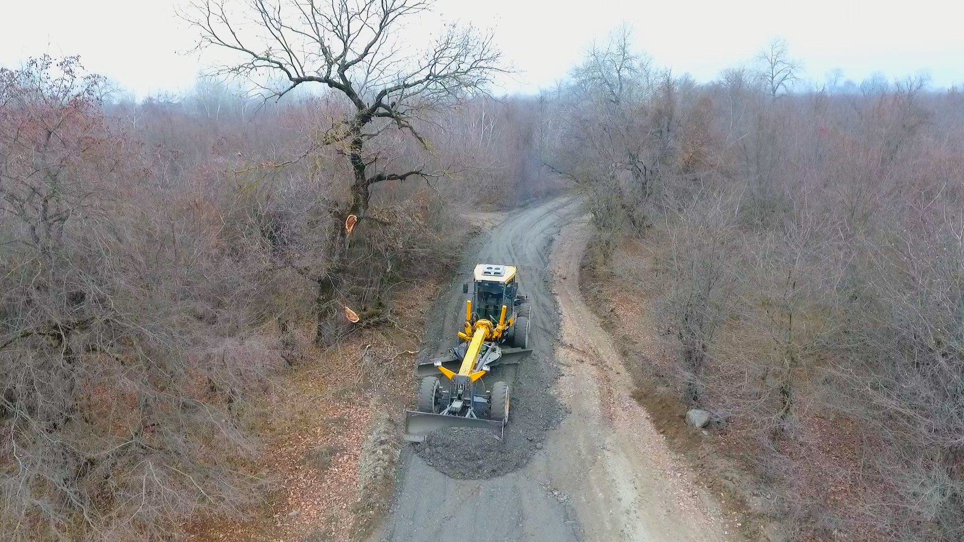 11 Qəbələ rayonunda 28 km-lik avtomobil yolunun yenidən qurulmasına başlanılıb