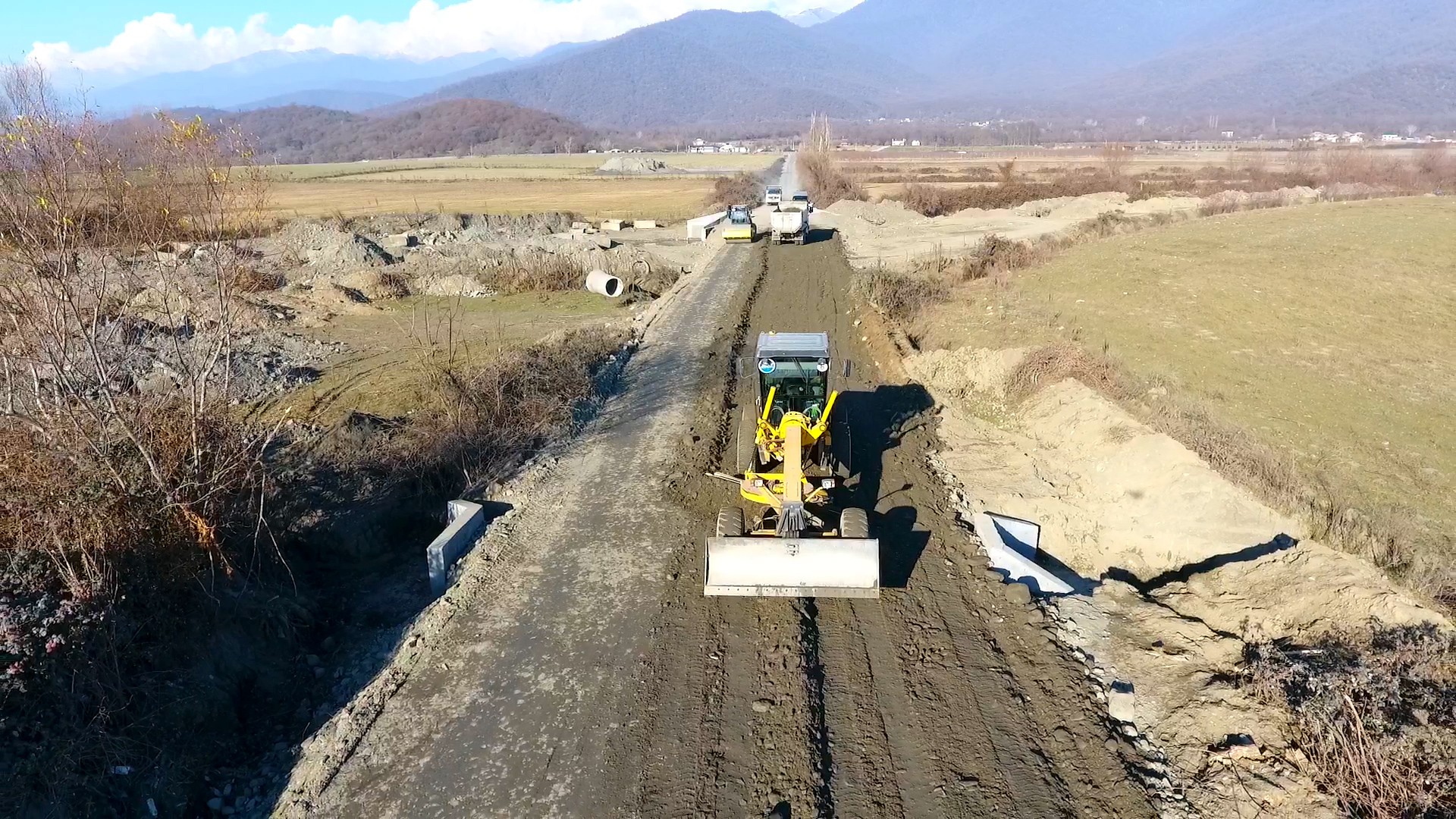 11 Balakən rayonunda yeni kəndlərarası yolun yenidən qurulmasına start verilib