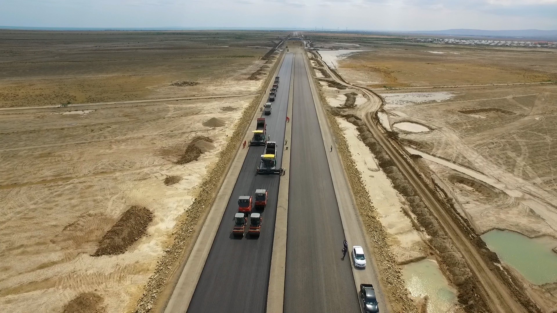 11 Yeni magistral yolun 100 km-lik hissəsinin tikintisi yaya qədər bitəcək