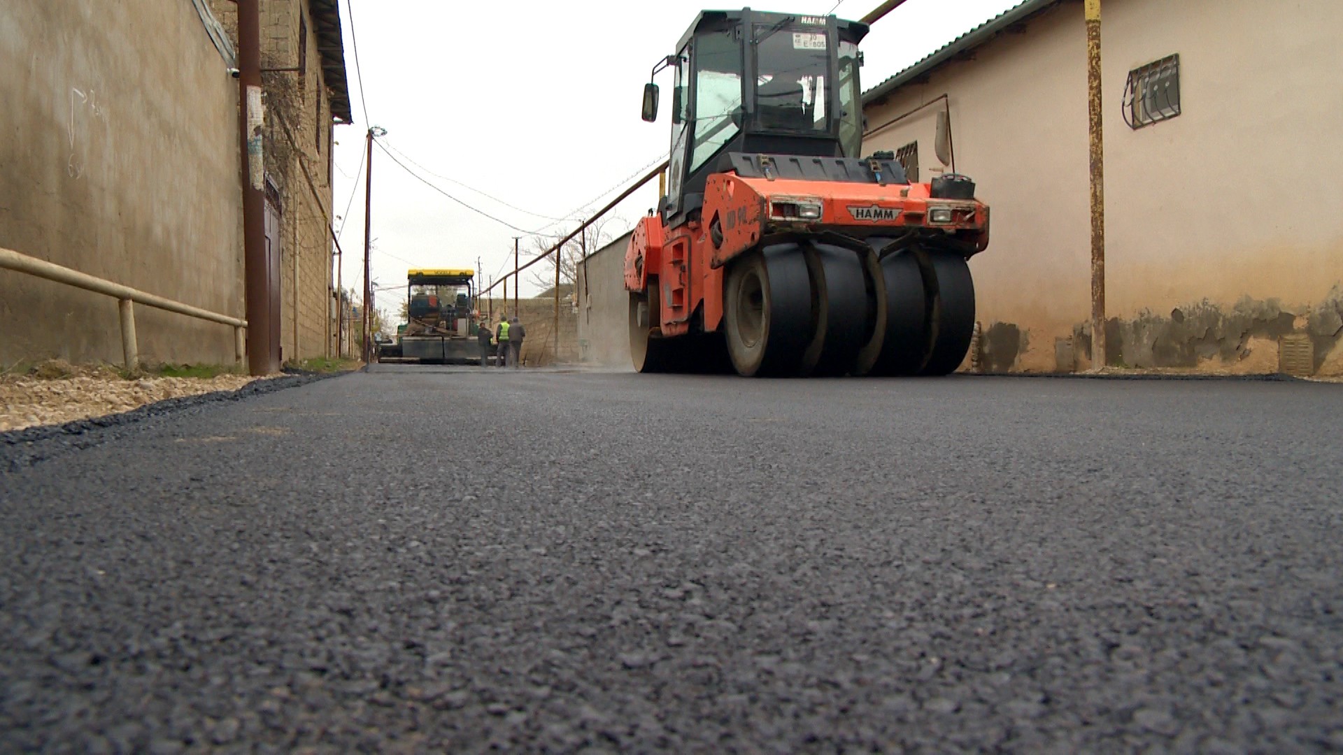 11 Yeni Suraxanıda uzunluğu 31.6 km olan küçə və yol təmir olunur