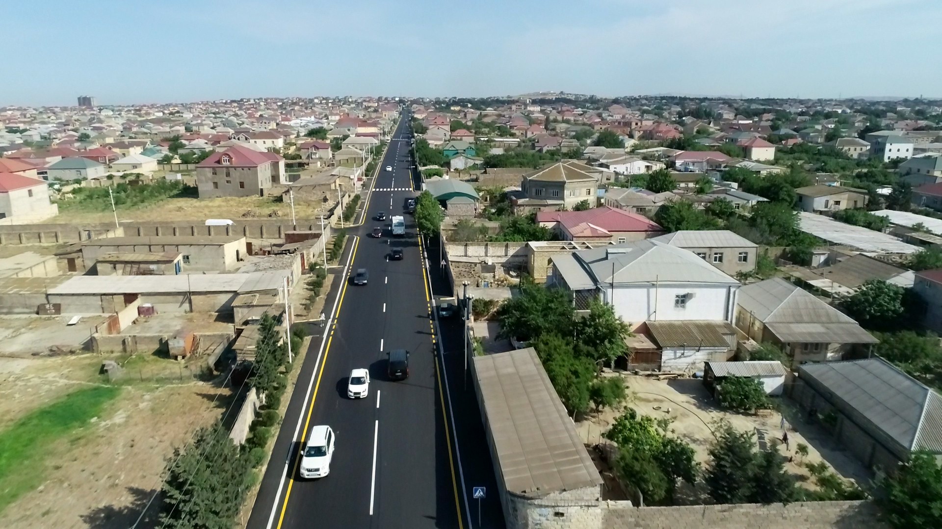 11 Saray qəsəbəsinin mərkəzi yollarından daha biri əsaslı şəkildə təmir edilib