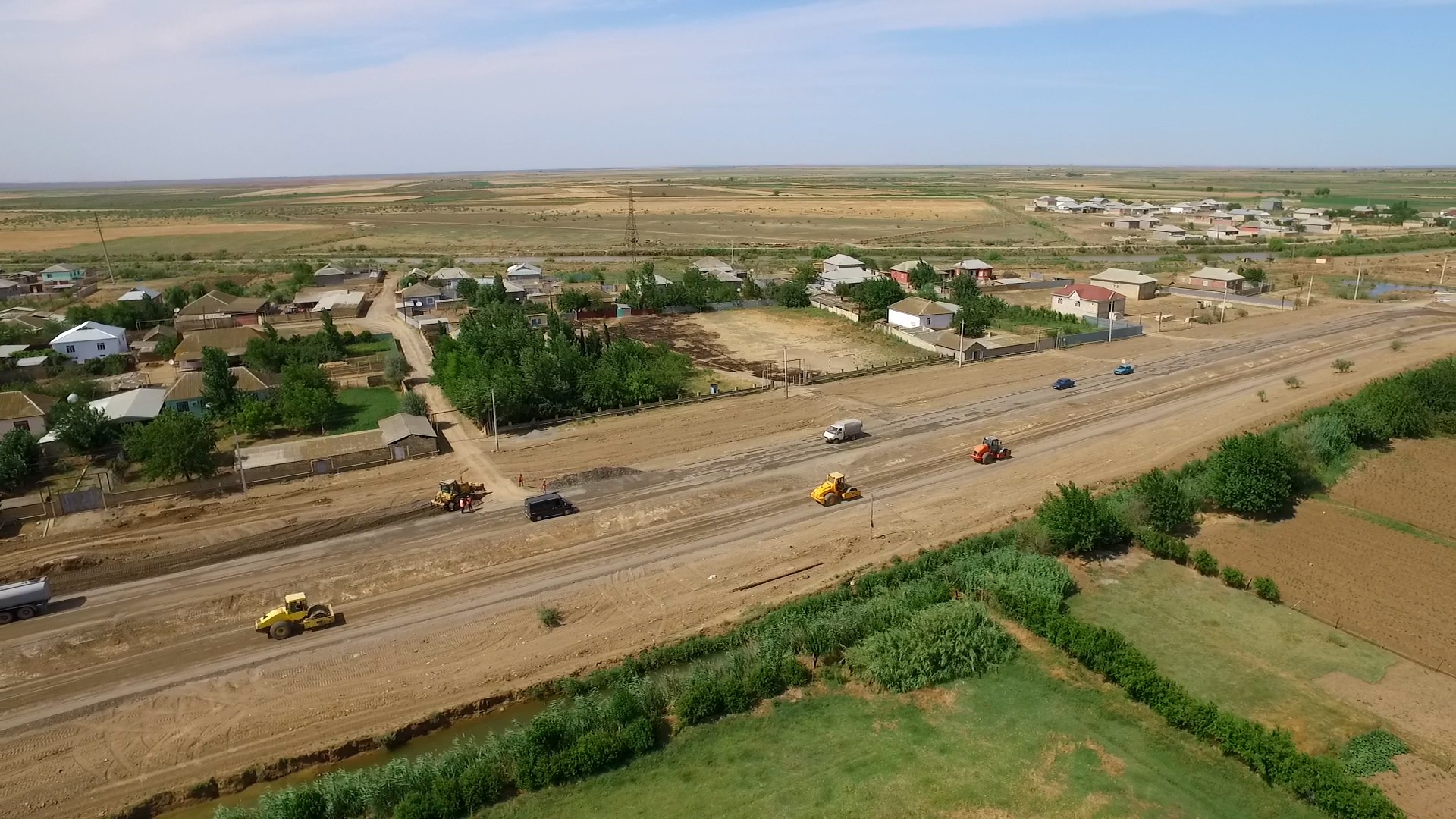 11 Bəhrəmtəpə-Biləsuvar avtomobil yolu yenidən qurulması bu il yekunlaşacaq