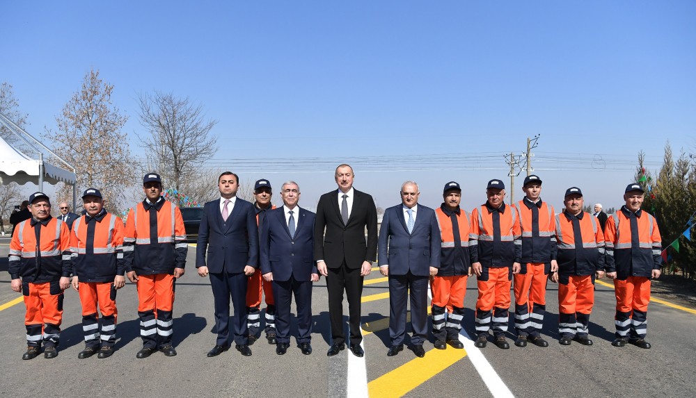 11 Prezident İlham Əliyev Tovuzda avtomobil yolunun yenidənqurmadan sonra açılışında iştirak edib