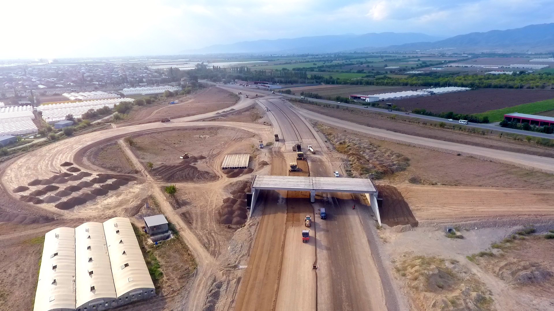 11 M2 magistralının Gəncə-Gürcüstan sərhədi hissəsinin genişləndirilməsi davam edir