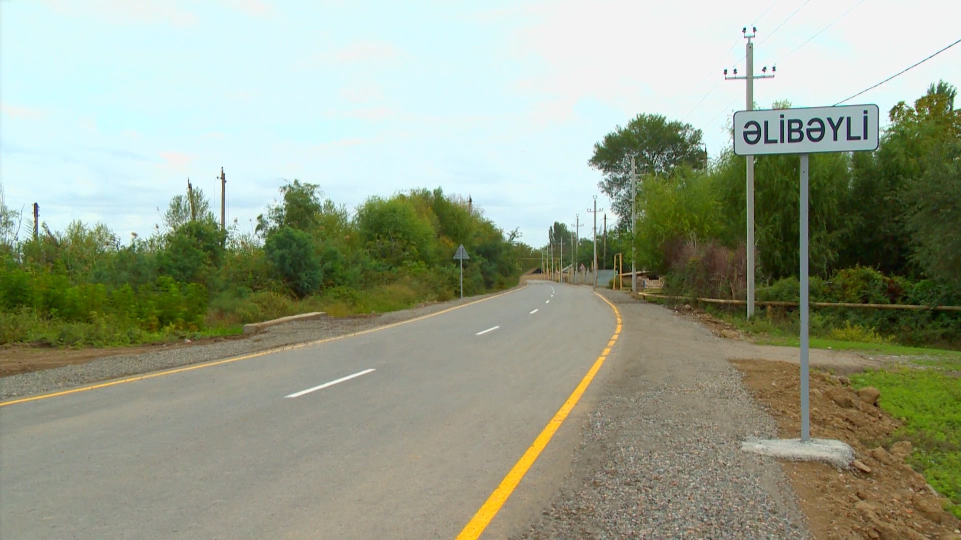 11 Zərdabda 3 kəndin 4 mindən artıq əhalisinin istifadə etdiyi yol yenidən qurulub