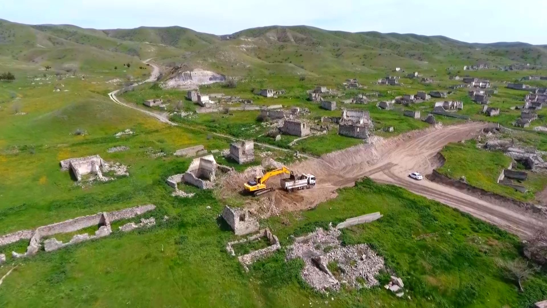 11 Xudafərin-Qubadlı-Laçın avtomobil yolunun tikintisinə başlanılıb - FOTO
