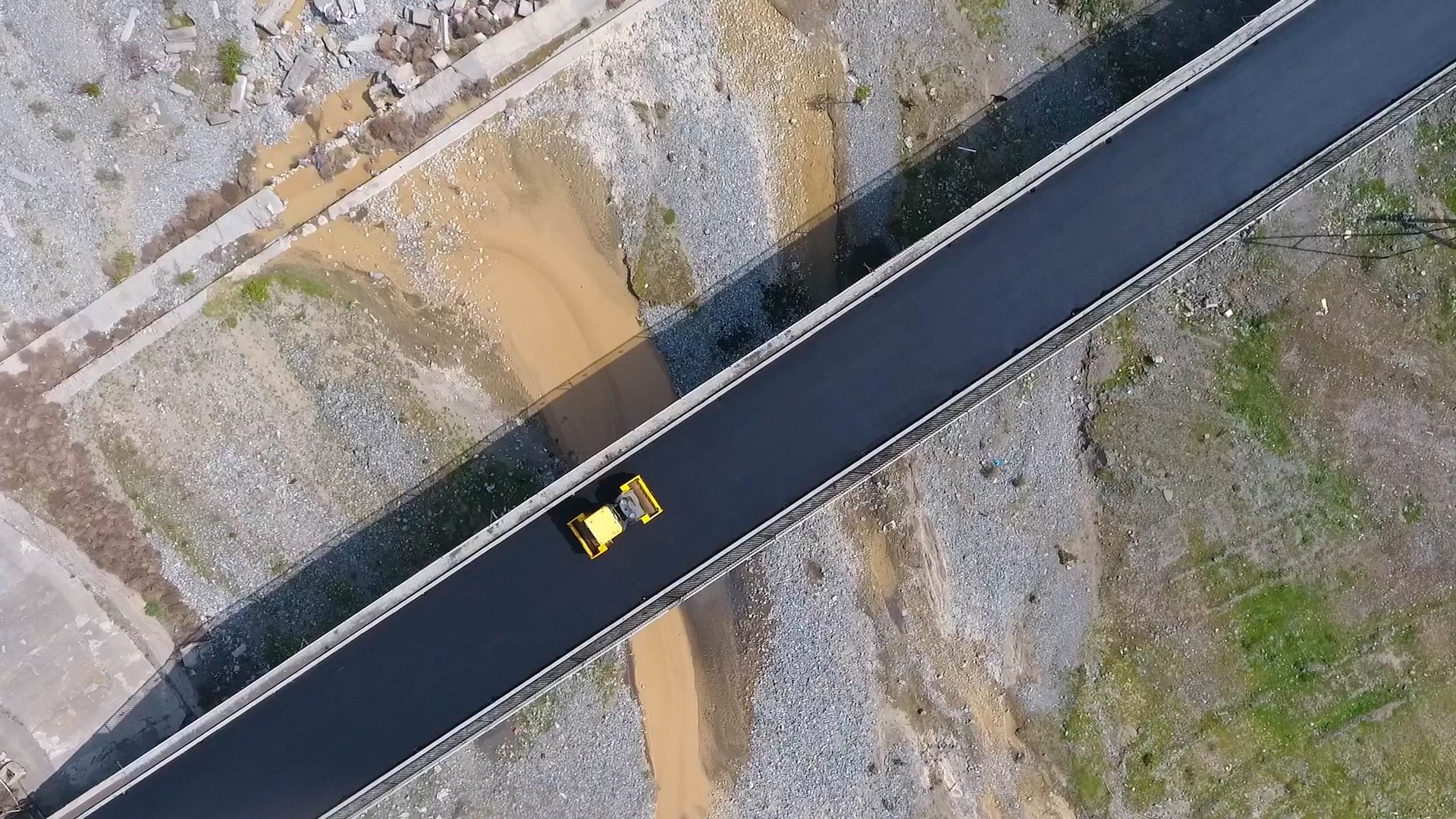 11 Vətən müharibəsindən sonra Tərtərdə yol infrastrukturu bərpa olunur